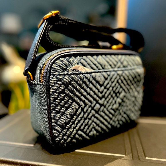 Karl Lagerfeld Paris maybelle Crossbody Camara Style Bag Denim New With Tags - Picture 6 of 6